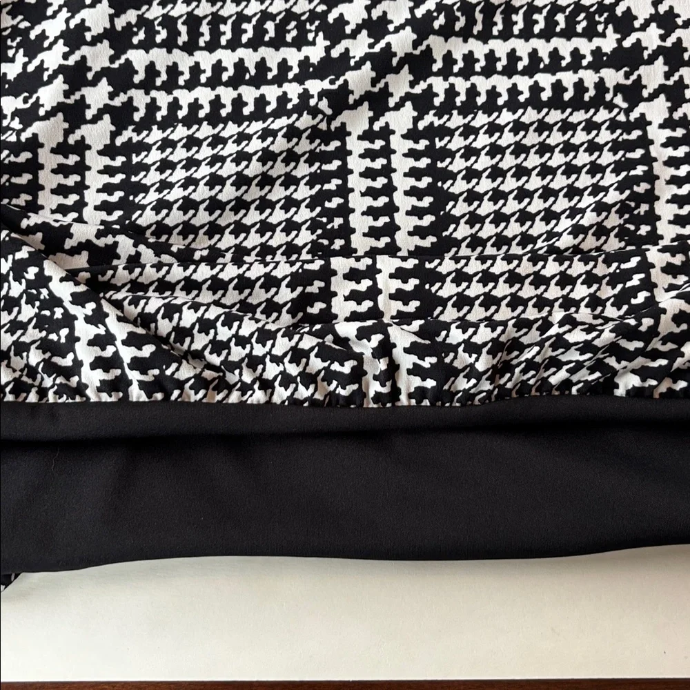 Alfani Woman 1X Black White Houndstooth Ruffle Sleeve Blouse Plus Size Top - Picture 3 of 7